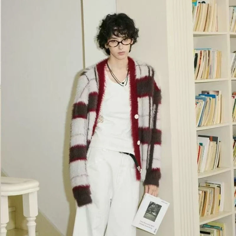 iNZOK同款 “圣诞派对” 学院复古仿貂毛慵懒撞色针织开衫毛衣外套