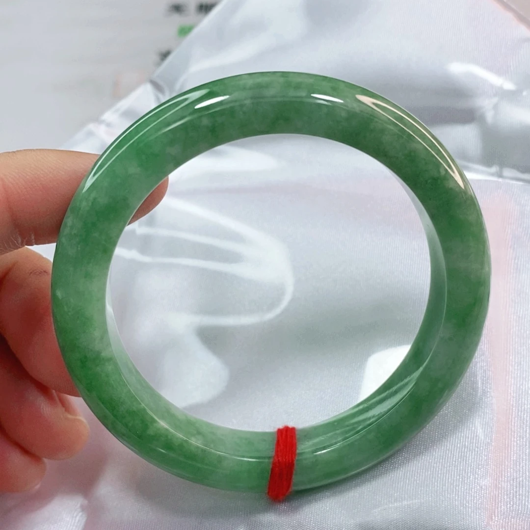 翡翠手镯未镶嵌54.6圈口