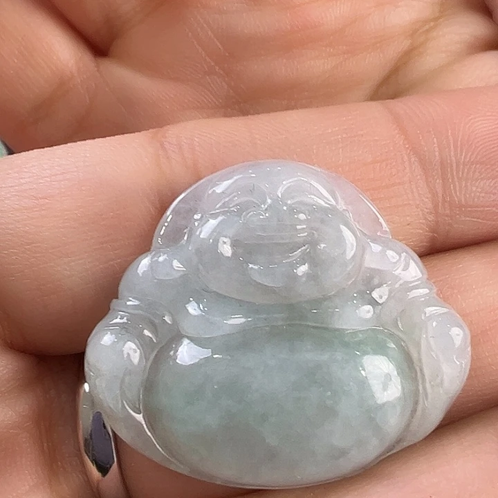 翡翠未镶嵌颈饰佛