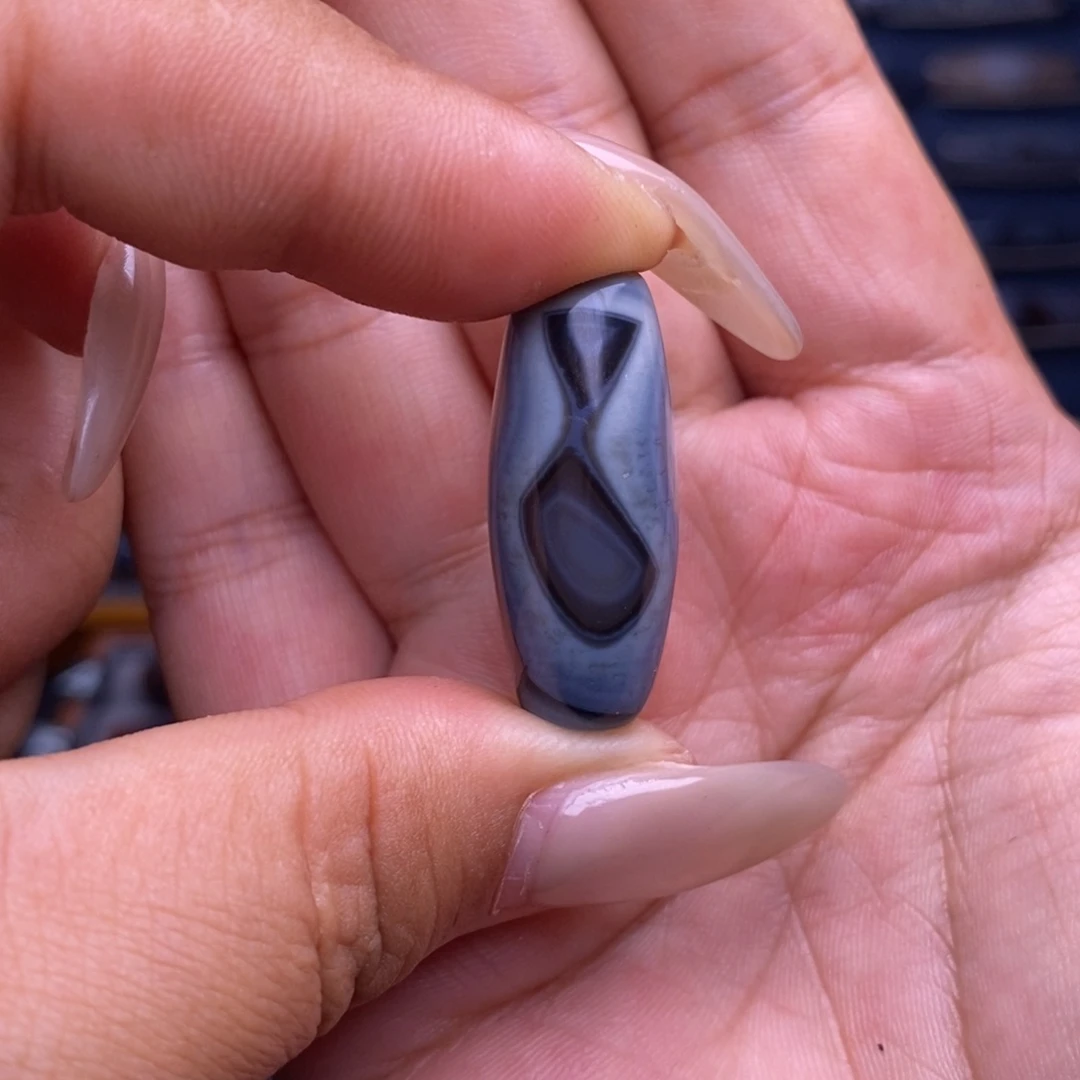 小***仙玛瑙/玉髓未镶嵌珠宝半成品