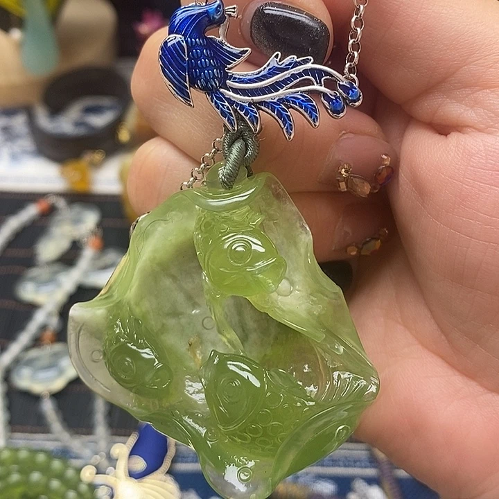 蛇纹石玉未镶嵌颈饰