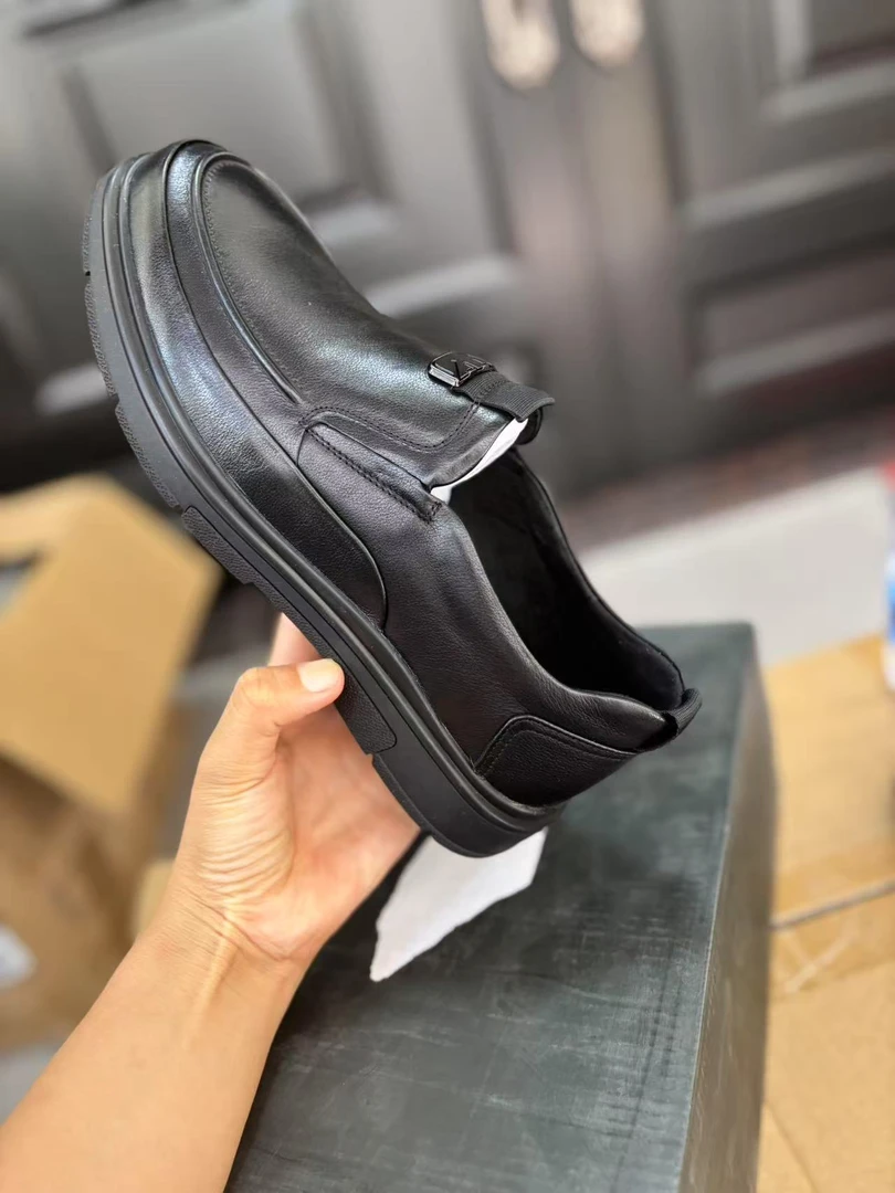 品牌撤柜剪标2025年春季新款男士商务休闲皮鞋舒适耐磨防滑男鞋