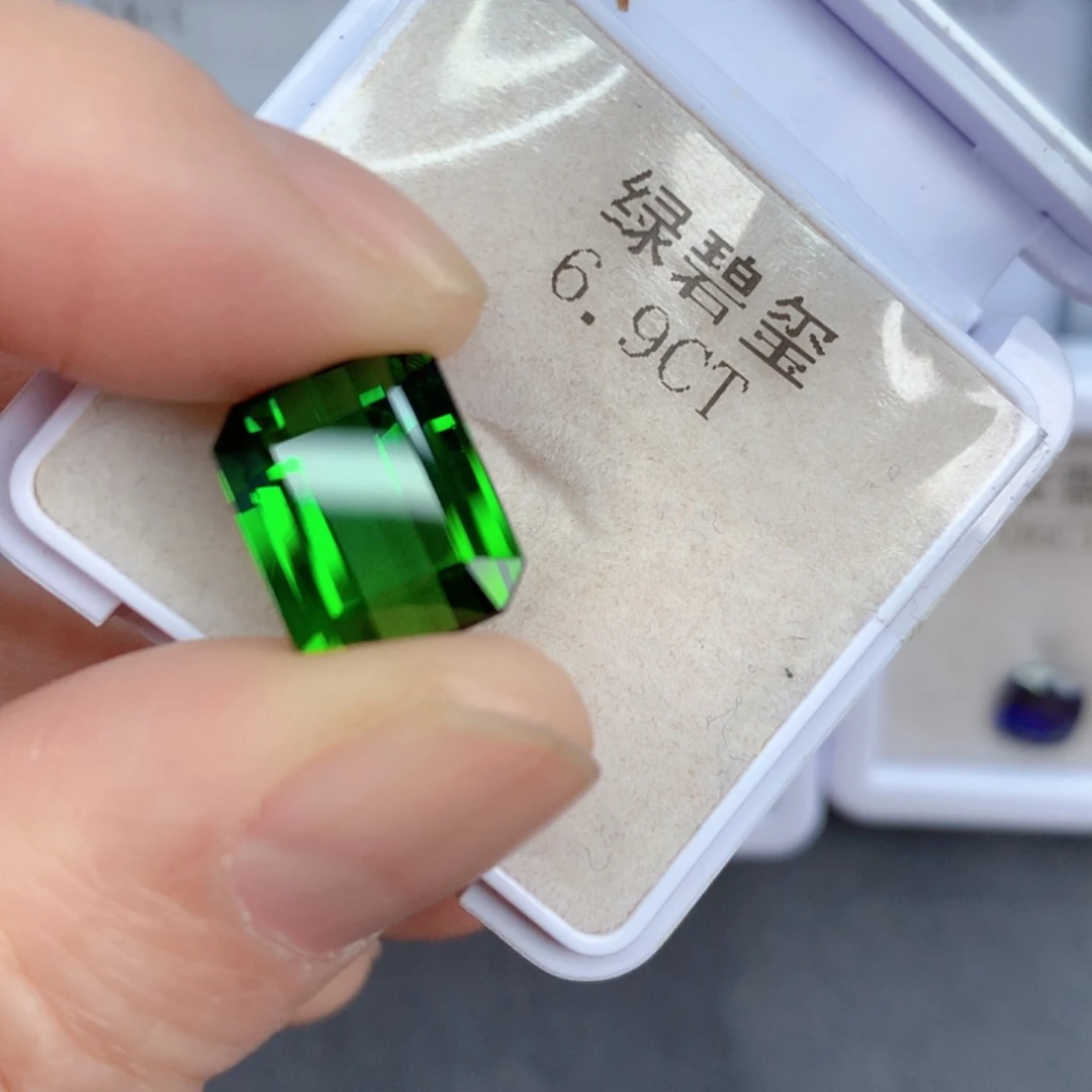 未镶嵌6.9克拉裸石绿色碧玺