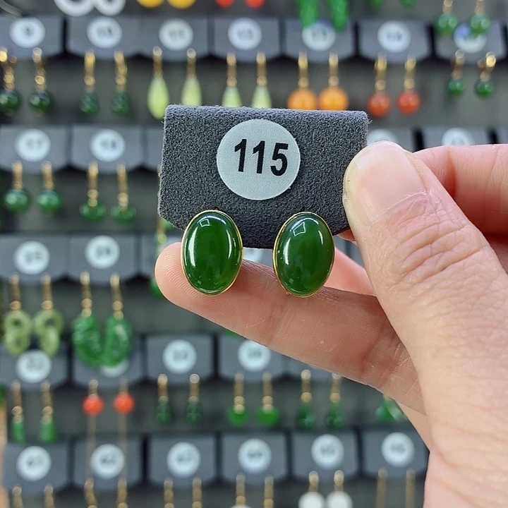 和田玉18K金镶嵌耳饰