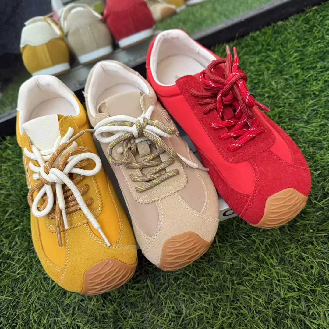 2025新款真皮平底丑萌德训鞋女复古圆头软底舒适休闲运动鞋女9097