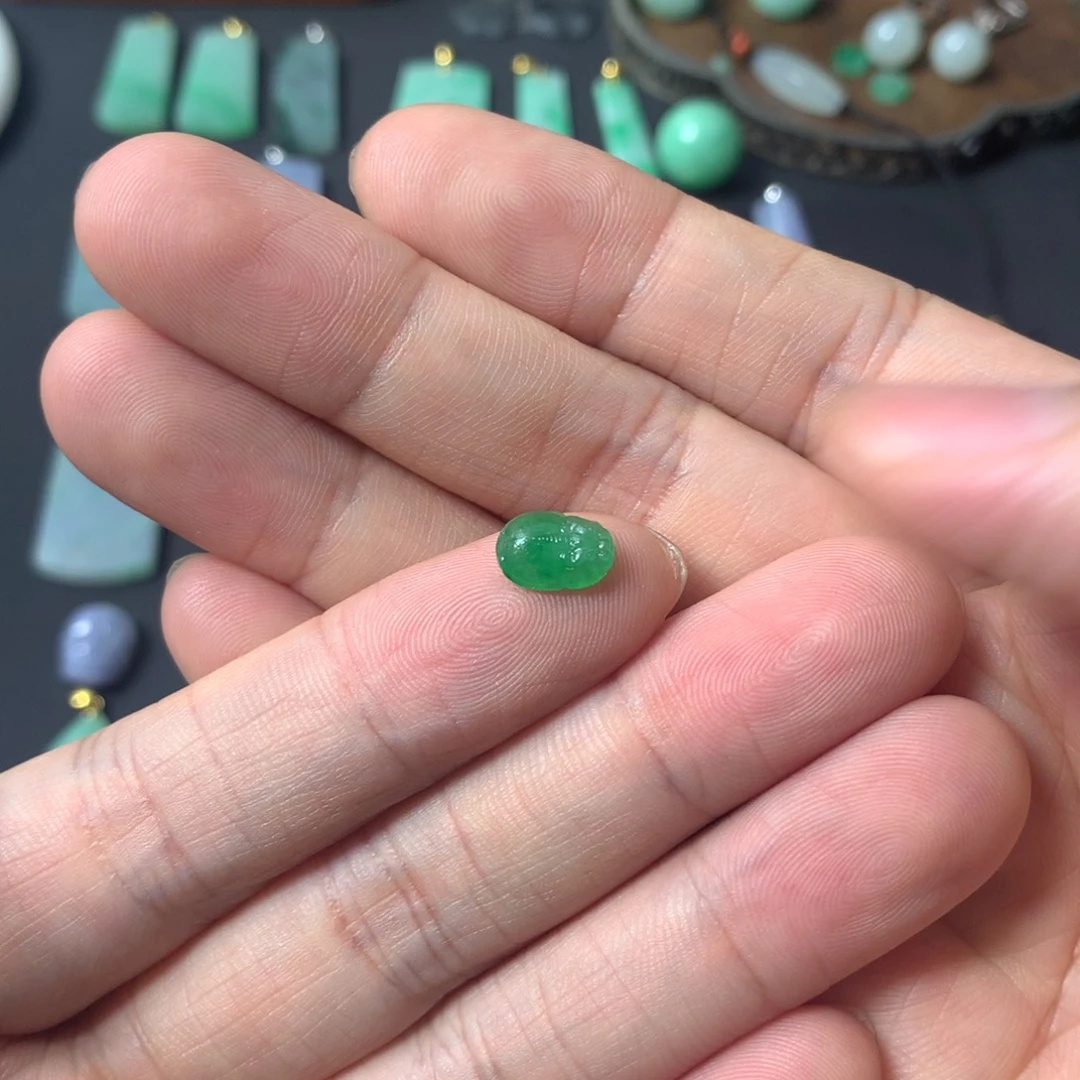 人***以裸石翡翠貔貅裸石毛货