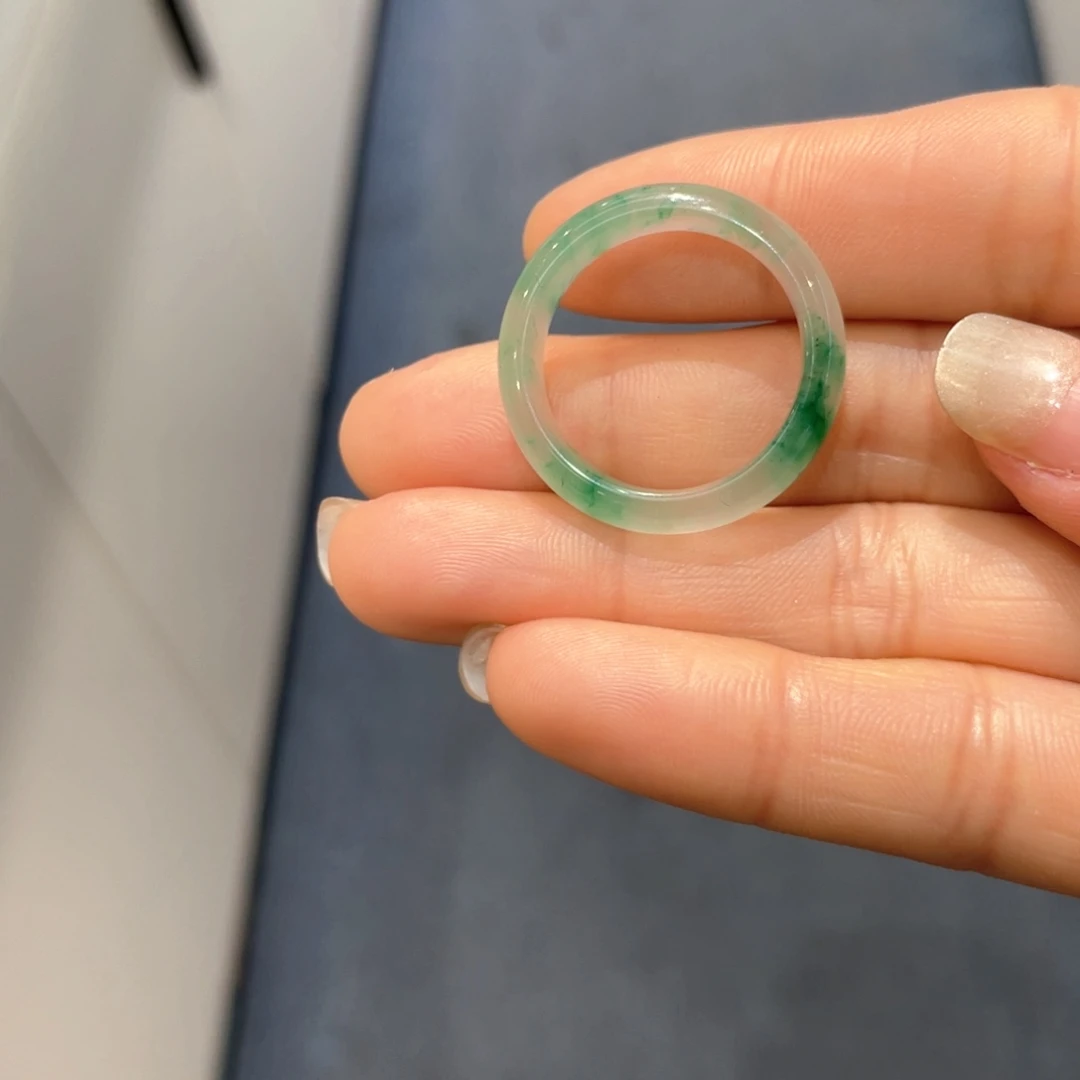 石英质玉未镶嵌戒指米***姐