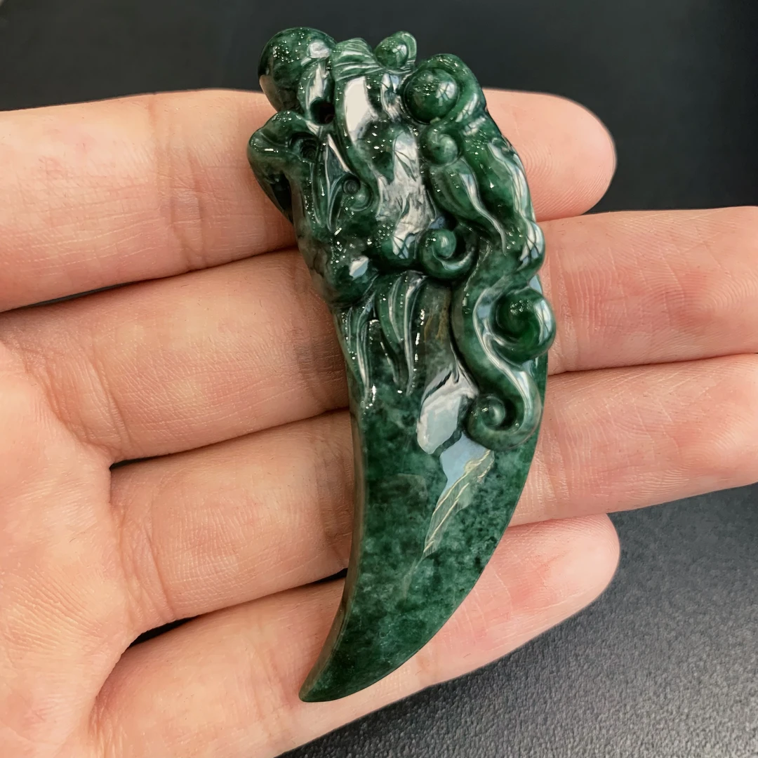 八七珠宝翡翠满色特色雕龙牙 多样性发一件 天然A货翡翠