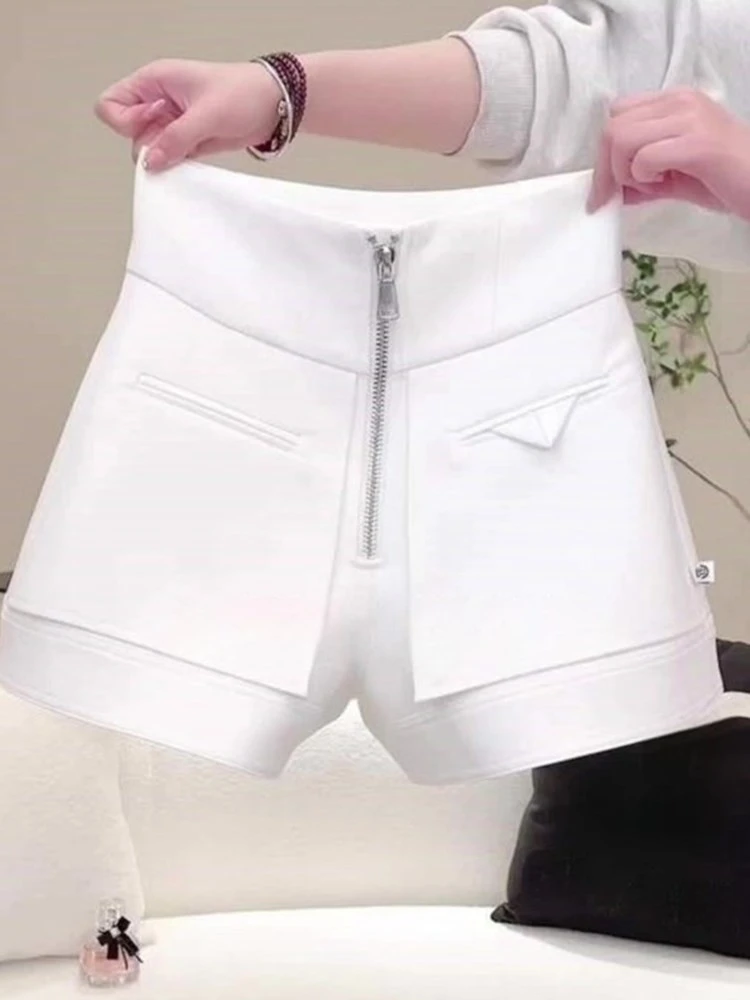 2025春夏季白色短裤高腰显瘦百搭设计感时尚轻奢欧货包臀直筒裤子