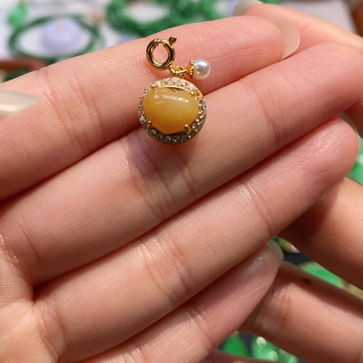 颈饰未镶嵌翡翠吊坠