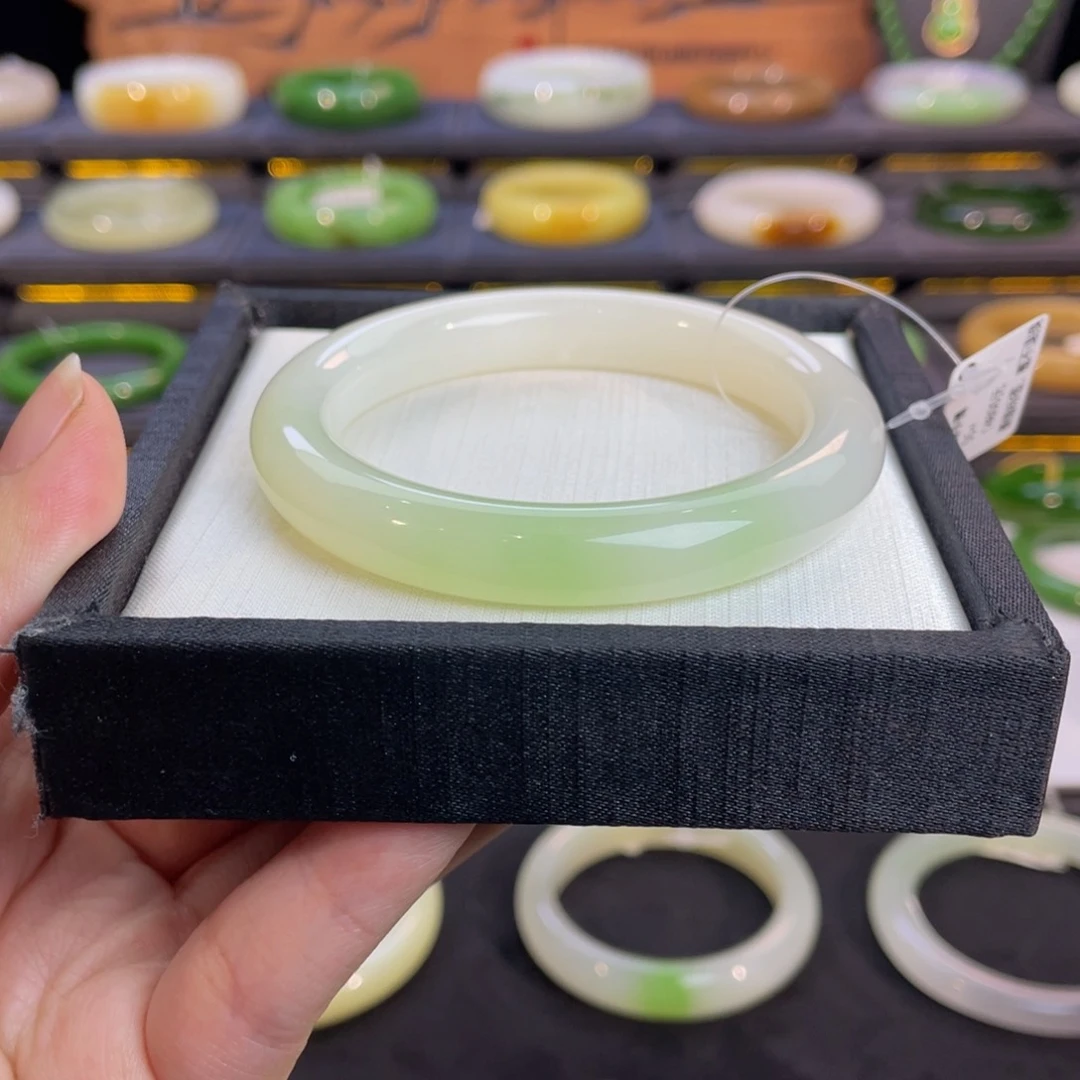 未镶嵌手镯和田玉翠青手镯55