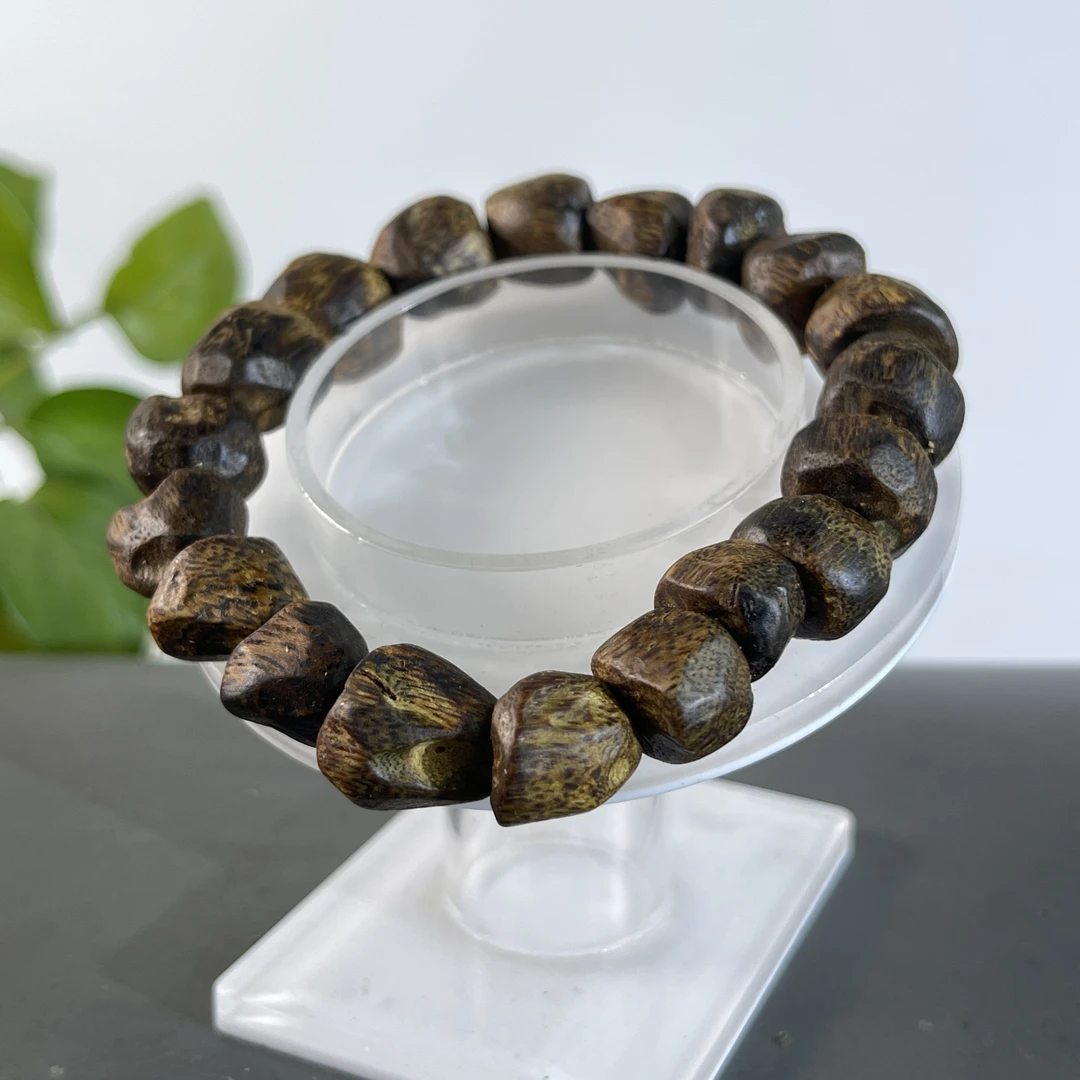 ZYCX-5385 海南棋楠随形单圈17.5g 约：12*12mm*19颗