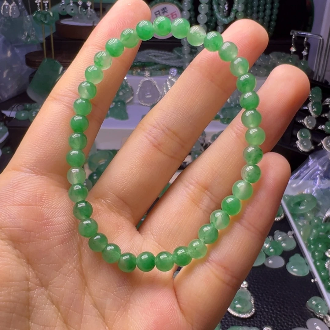 石英质玉未镶嵌颈饰