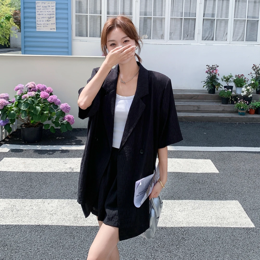 黑色小个子设计感西装套装女2025夏新款休闲时尚小西服短裤两件套