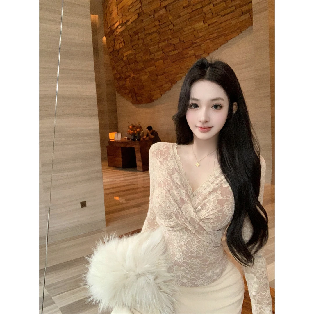 秋季新款法式复古交叉V领提花蕾丝衫纯欲性感修身显瘦长袖上衣女