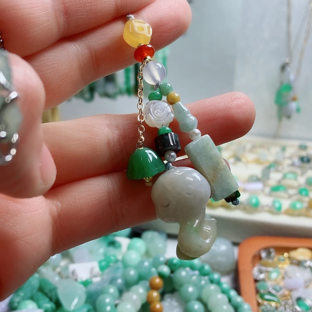 翡翠未镶嵌颈饰04手机挂