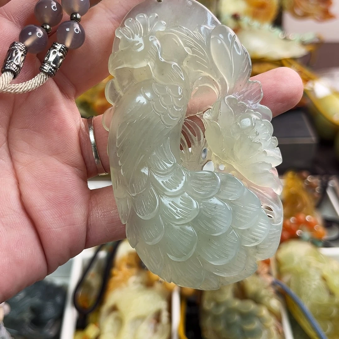 蛇纹石玉颈饰未镶嵌