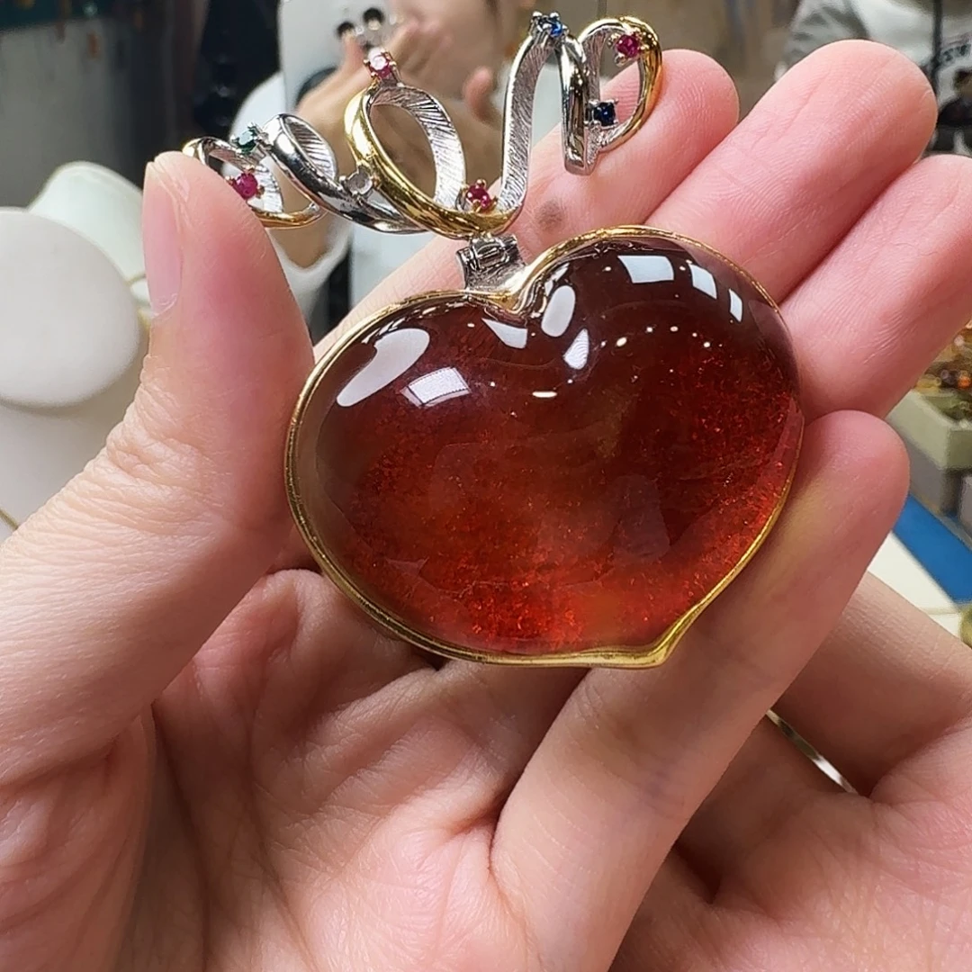 琥珀未镶嵌颈饰吊坠