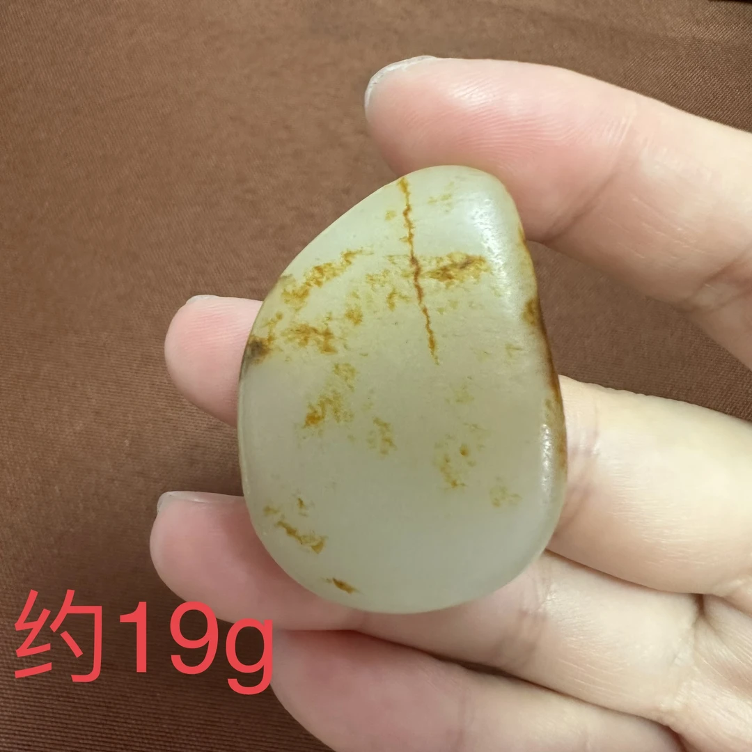 Y和田玉原石把件重量约19g
