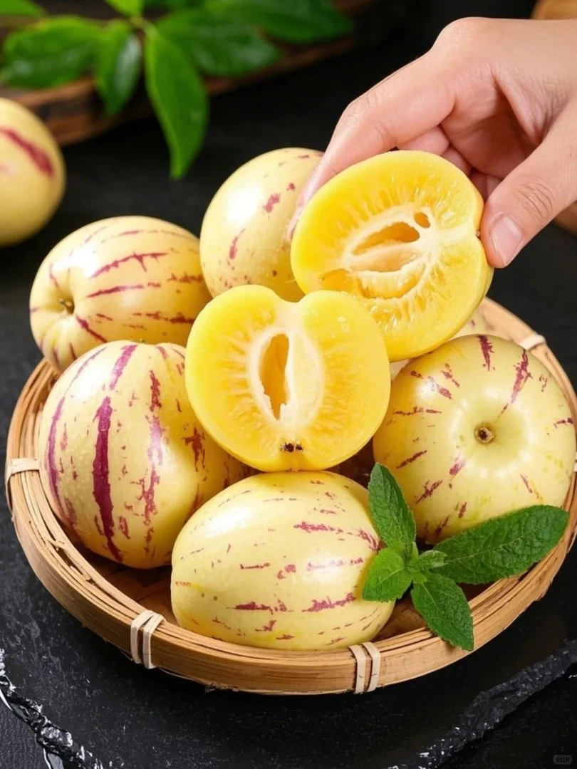 云南石林树上熟果黄肉圆果清甜多汁新鲜当季水果