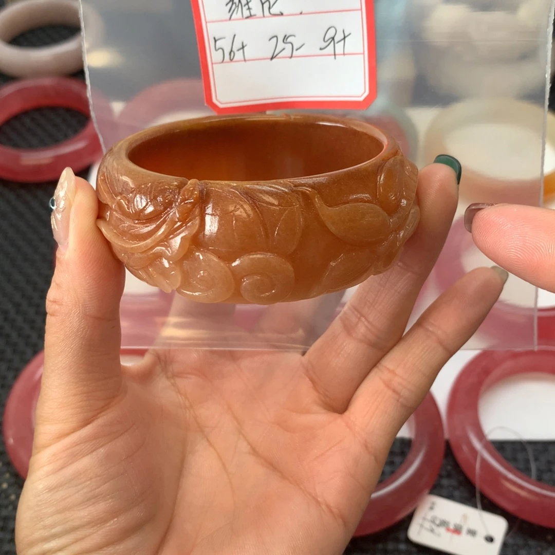 维***尼石英岩玉未镶嵌手镯