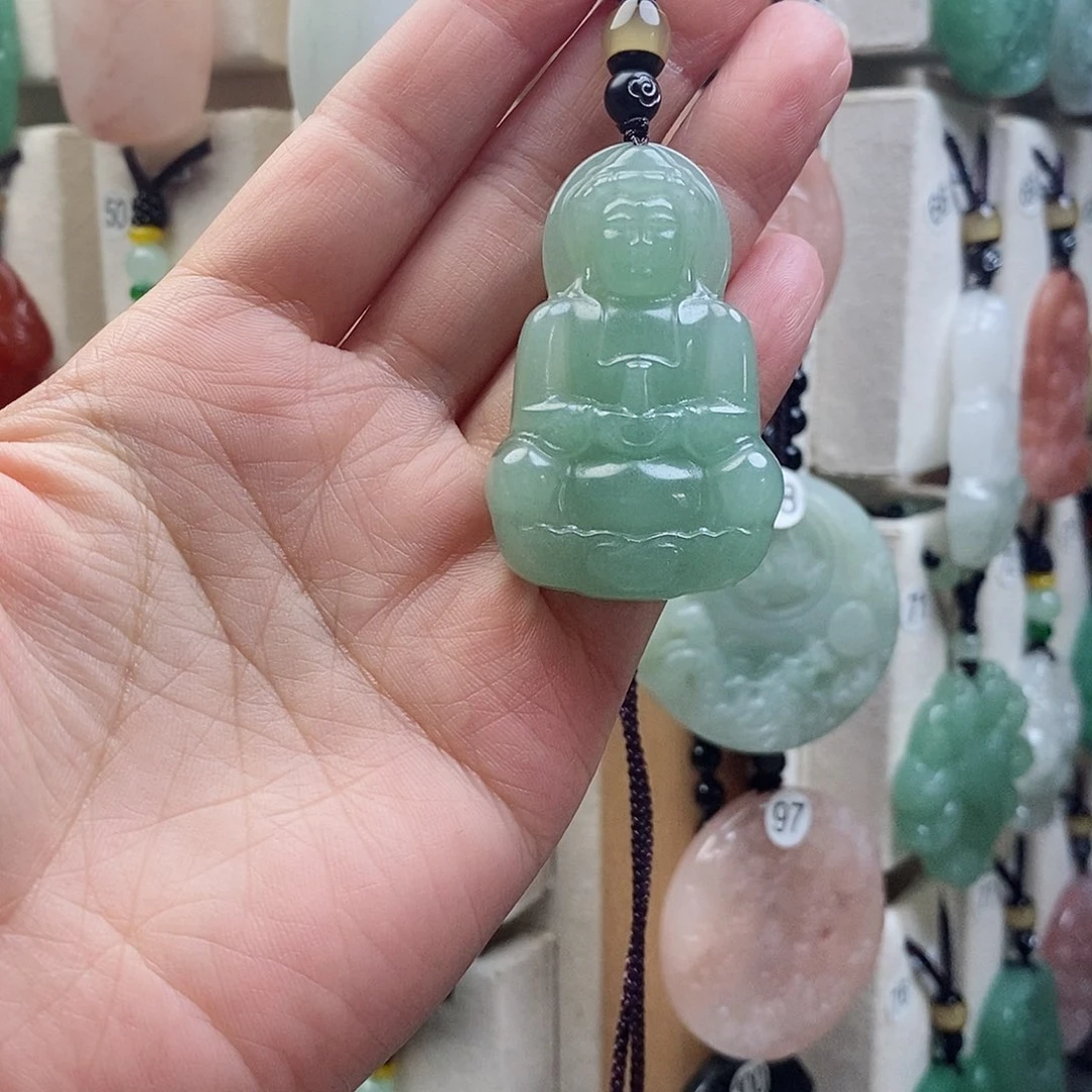 石英质玉未镶嵌颈饰