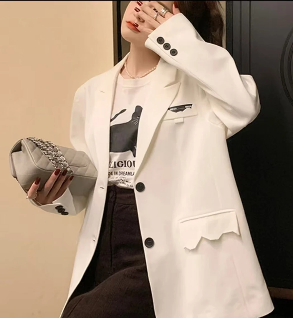 新款流行气质轻熟设计感简约休闲通勤西装上衣外套
