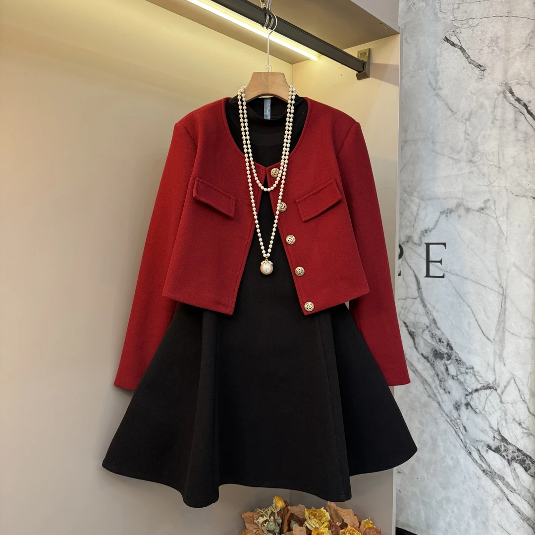 2025欧货时尚气质名媛大码优雅气质显瘦内搭+吊带裙+马甲套装6083