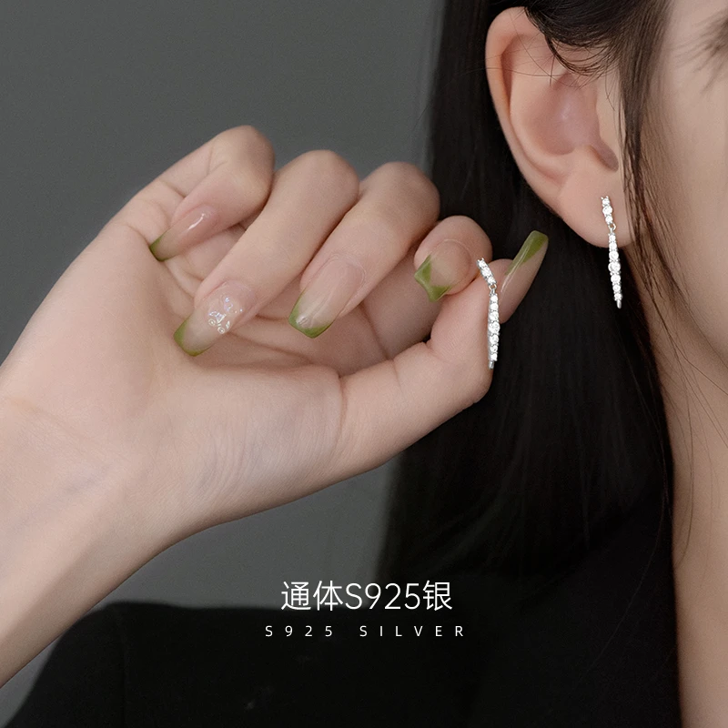 金美澳 925银合成锆石耳饰 气质个性耳钉小众设计感高级时尚饰品