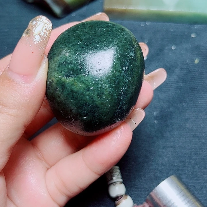 和田玉（糖玉）未镶嵌珠宝奇石