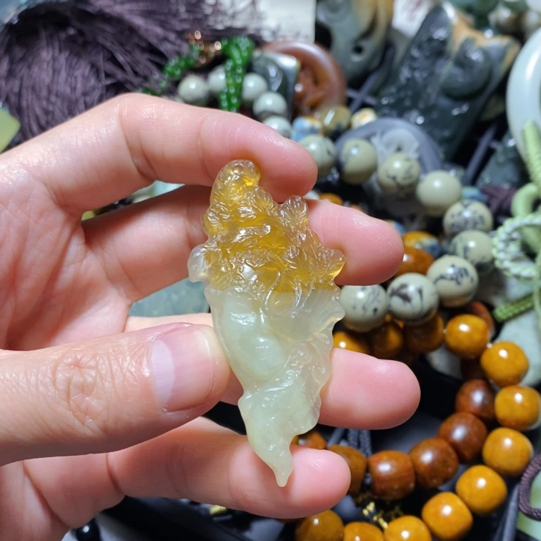 蛇纹石玉未镶嵌颈饰