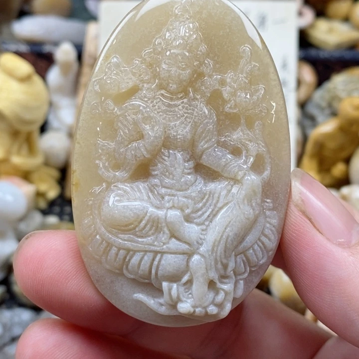 颈饰未镶嵌硅化珊瑚（珊瑚玉）有瑕