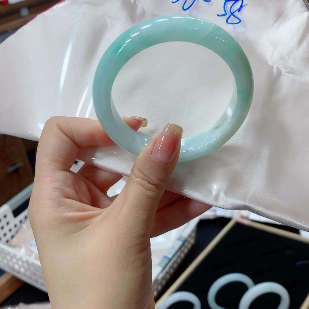 未镶嵌手镯翡翠买断