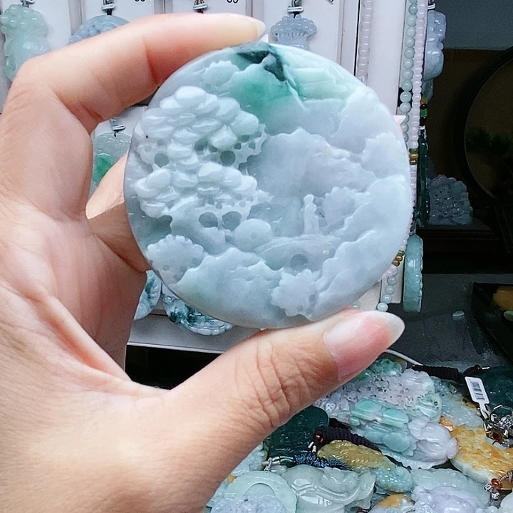 颈饰足铂镶嵌翡翠翡翠