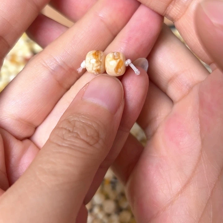 蜜蜡未镶嵌裸石8mm一对
