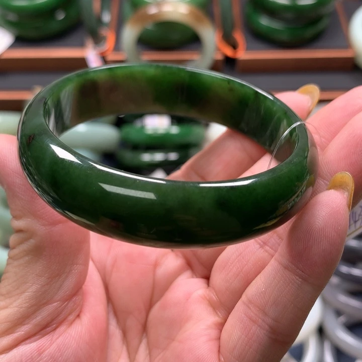 【闪购商品】未镶嵌手镯和田玉（碧玉）