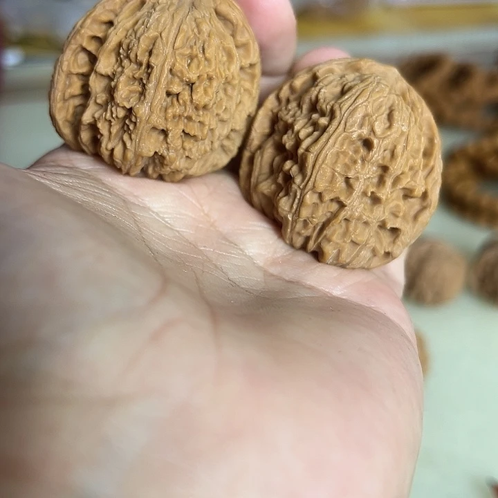 把件文玩核桃40左右南疆石编号018