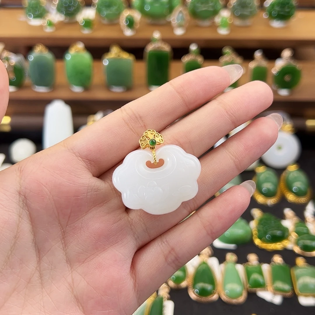 吊坠(不含链)18K金镶嵌和田玉