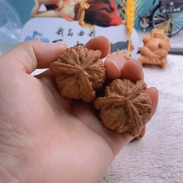 把件文玩核桃W**g三棱