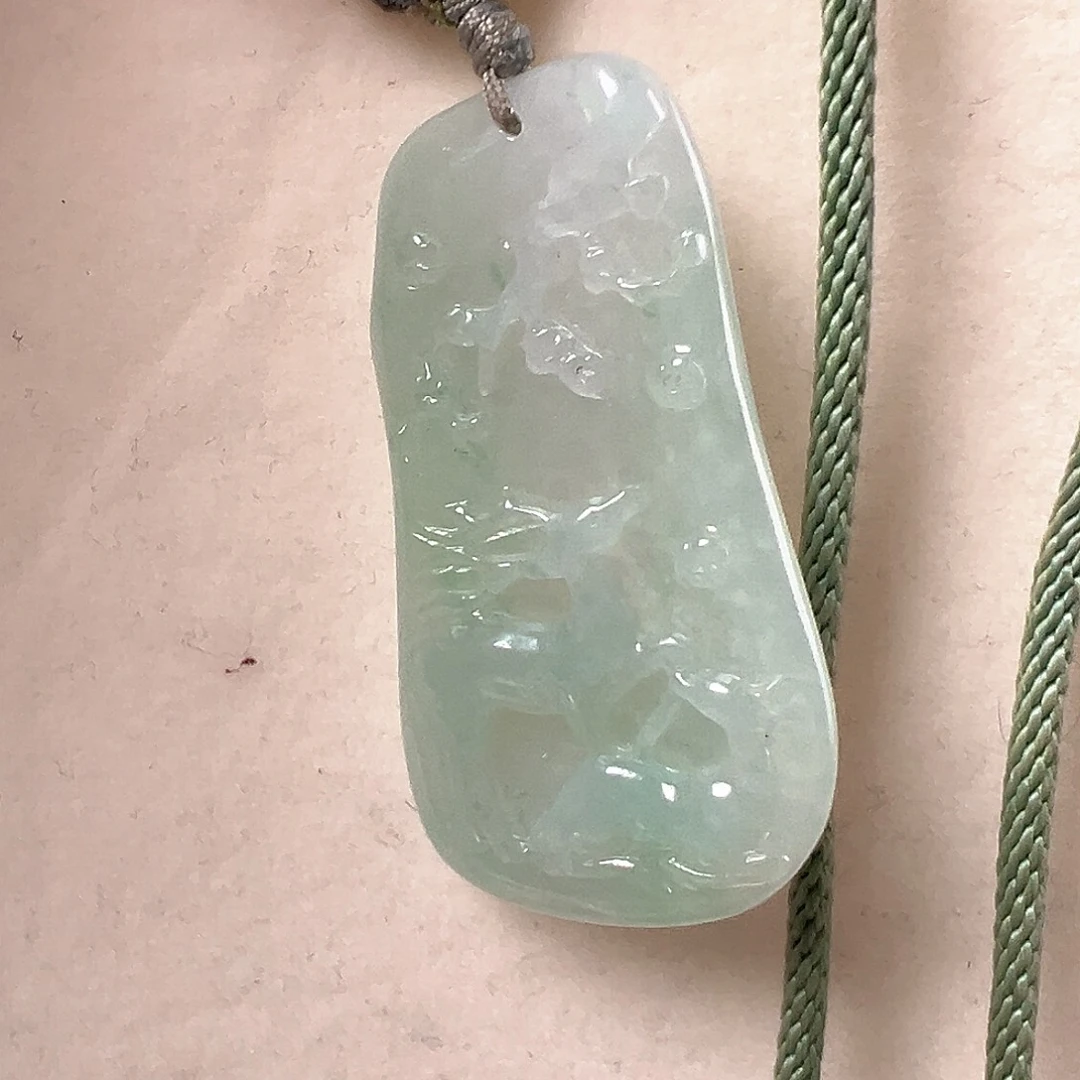 翡翠未镶嵌吊坠(赠链)翡翠吊坠