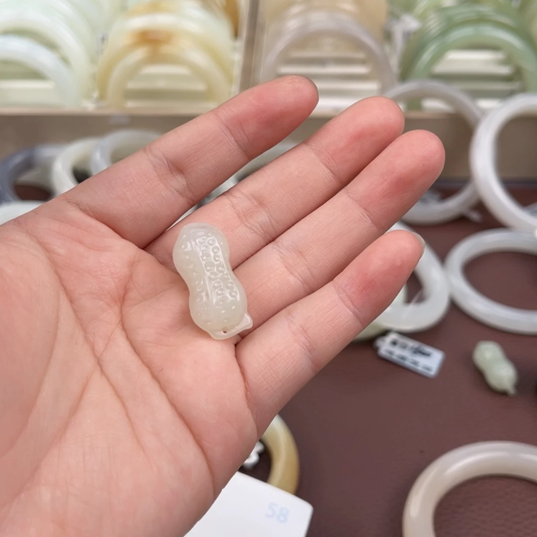 和田玉未镶嵌吊坠(不含链)贴**师