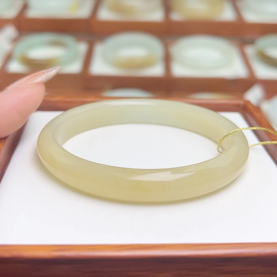 和田玉手镯未镶嵌52.6