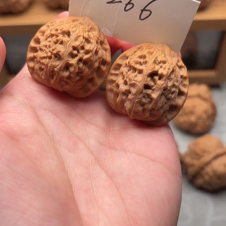 吊坠文玩核桃小金鱼