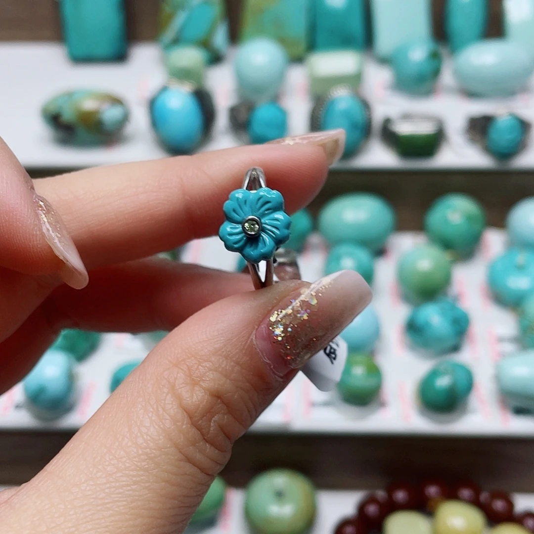 绿松石未镶嵌摆件