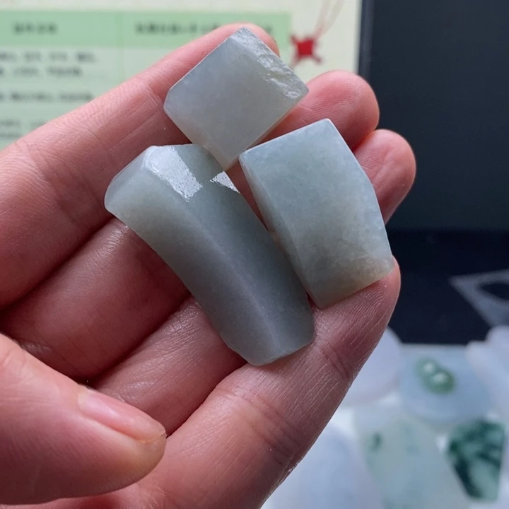 颈饰未镶嵌翡翠缅甸翡翠A货边角