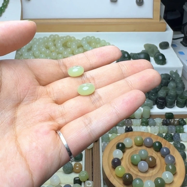 星***海和田玉未镶嵌珠宝半成品和田玉黄口隔片