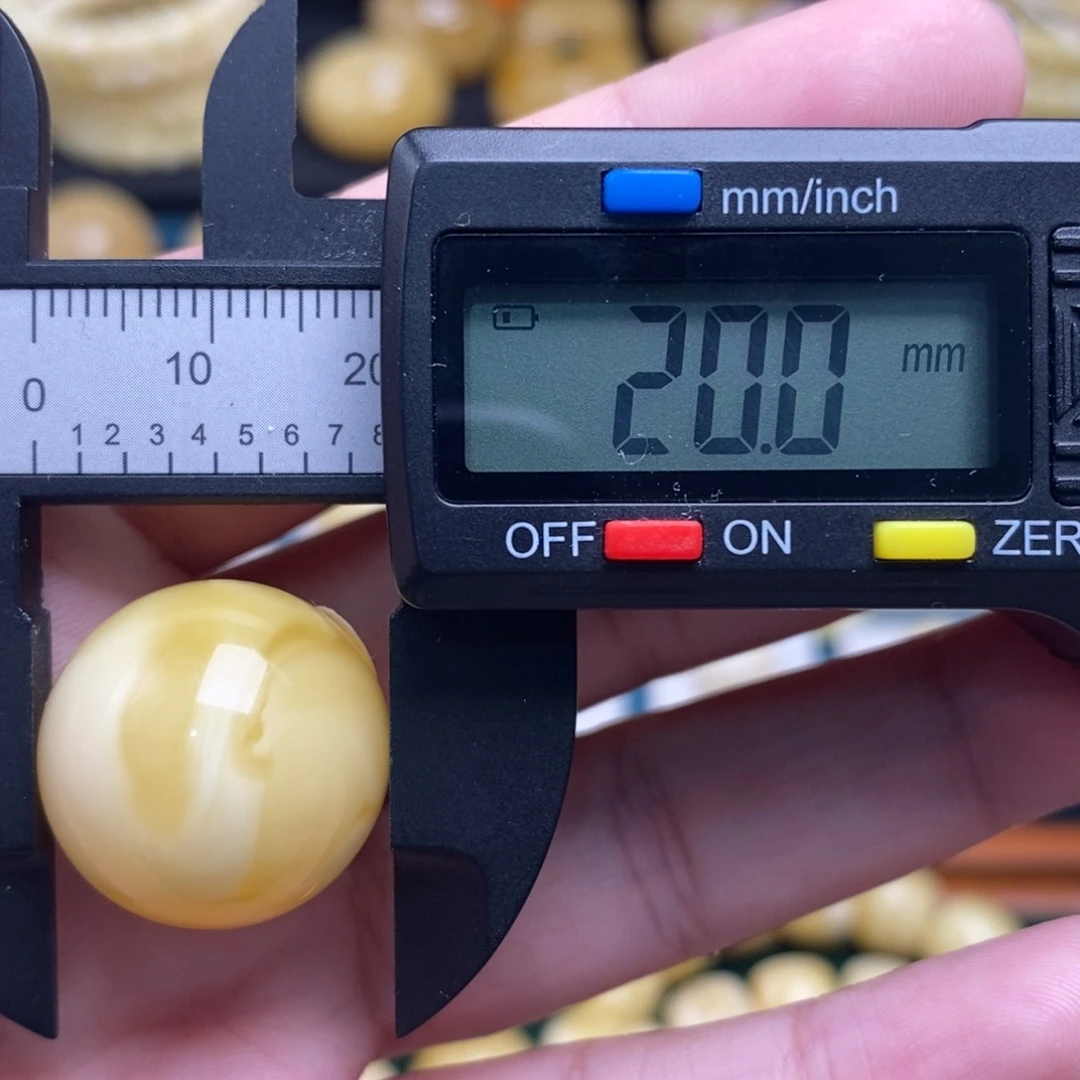 蜜蜡未镶嵌珠宝奇石