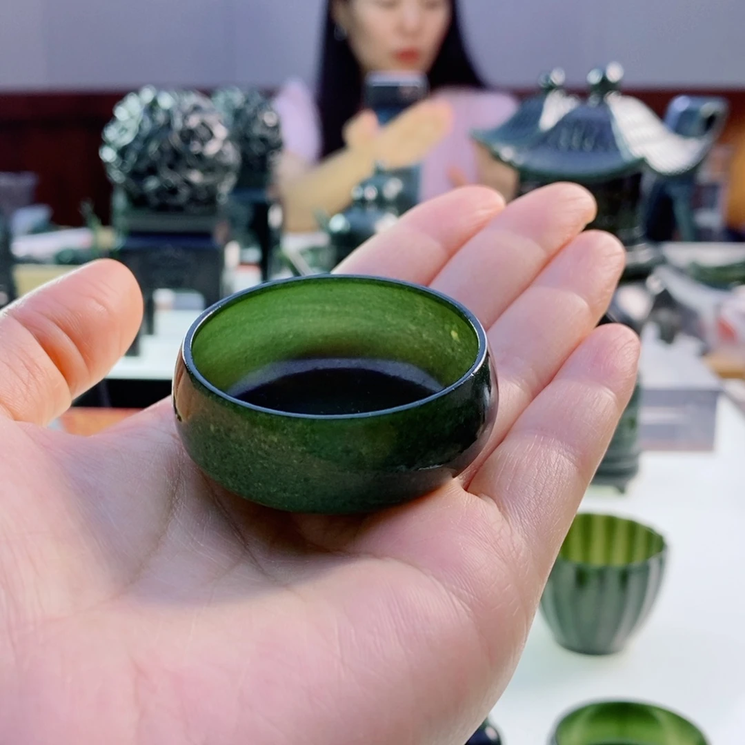 未镶嵌和田玉（青玉）摆件