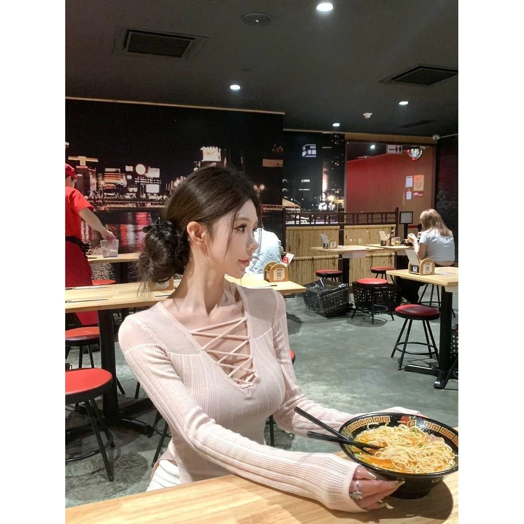 轻奢网红款纯欲悸动纯欲镂空v领交叉绑带设计羊毛混纺针织衫上衣