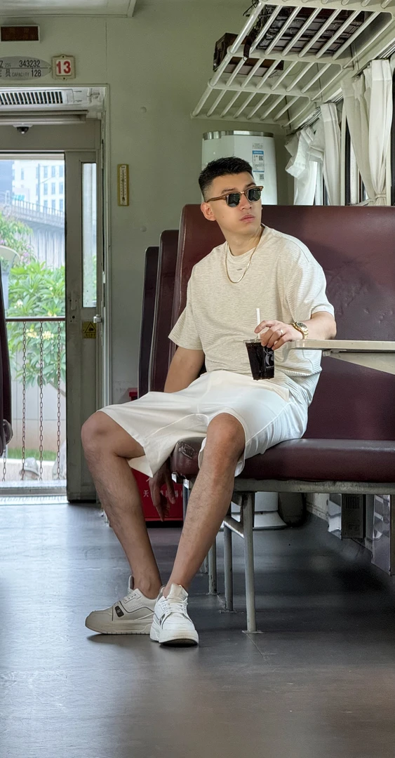 「断码清仓」棉感夏季简约坑条纹圆领短袖透气百搭纯色男士T恤